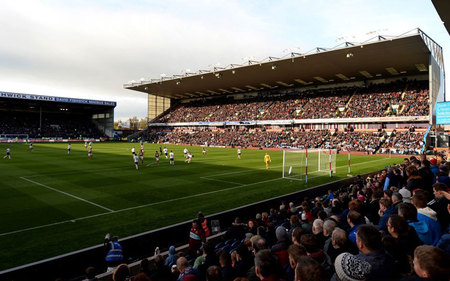 罗那中场的 罗那中场的