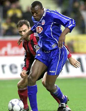 年起他便是 年起他便是